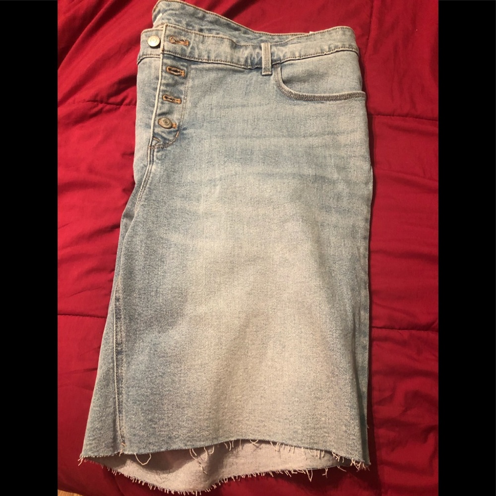 Cute Old Navy Size 24 Long Shorts